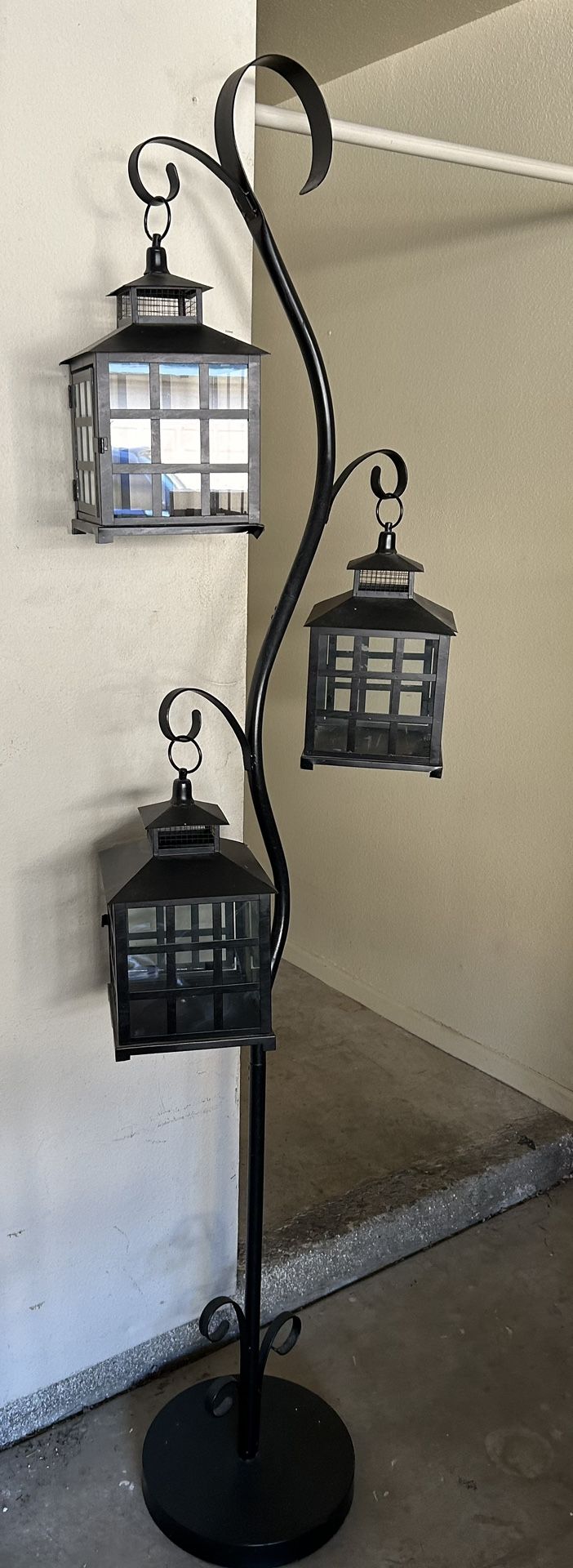 Lantern Stand