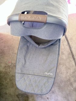 Nuna Demi bassinet