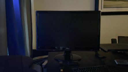 LG desktop wireless mouse and a USB plug-in keyboard. All brand new.