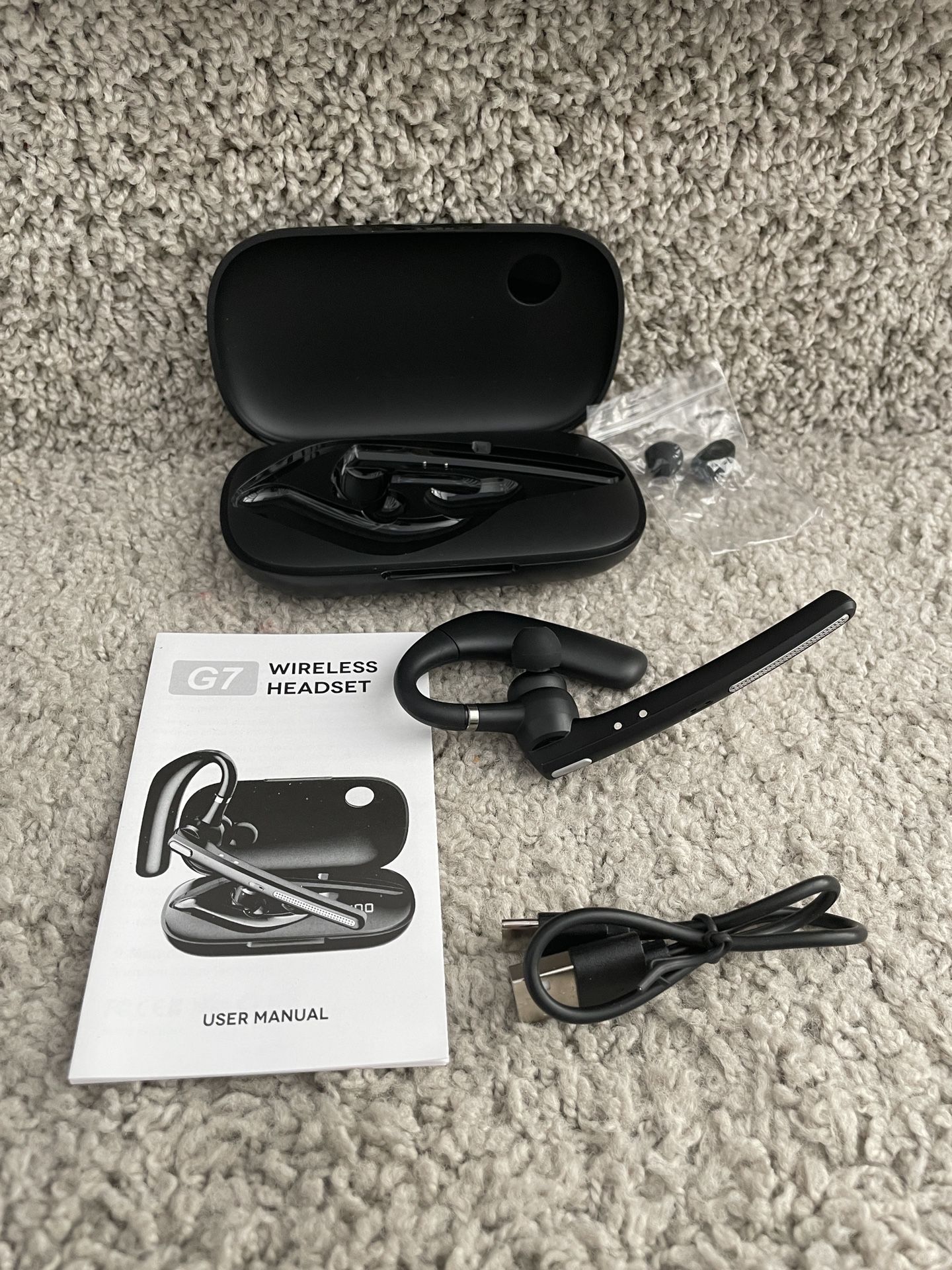 Brand new Wireless Earpiece with 500mAh Charging Case Hand-Free Headphones Noise Canceling Mic