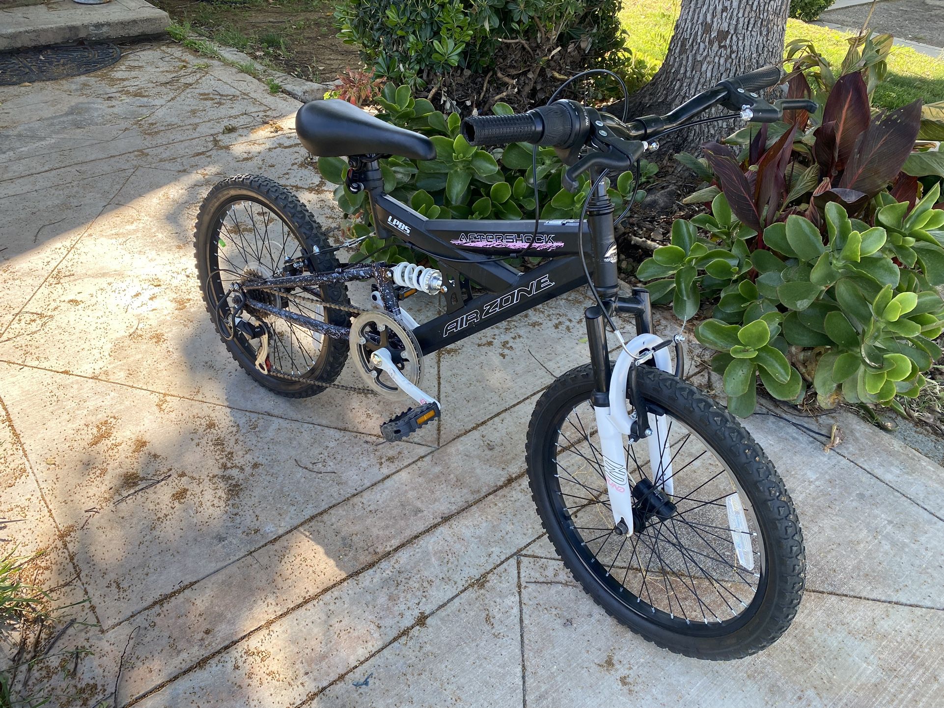 20” Aftershock Air Zone Mountain Bike with gears