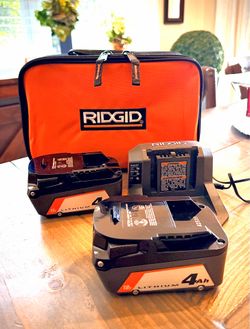 RIDGID 18V Lithium-ION 2 4.0 AH Battery Starter KIT with Charger and Bag