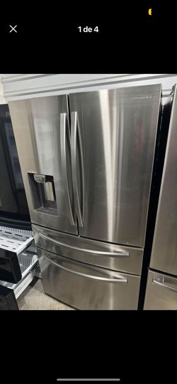 2019 Samsung Stainless Steel Refrigerator / Delivery Available