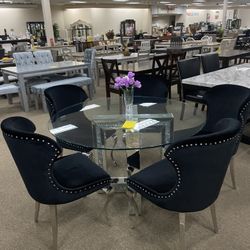 SECTIONALS/DINING SETS/ BEDROOM