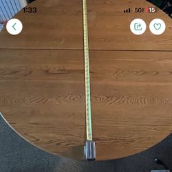 Beautiful Oak Dinning Table With Leaf