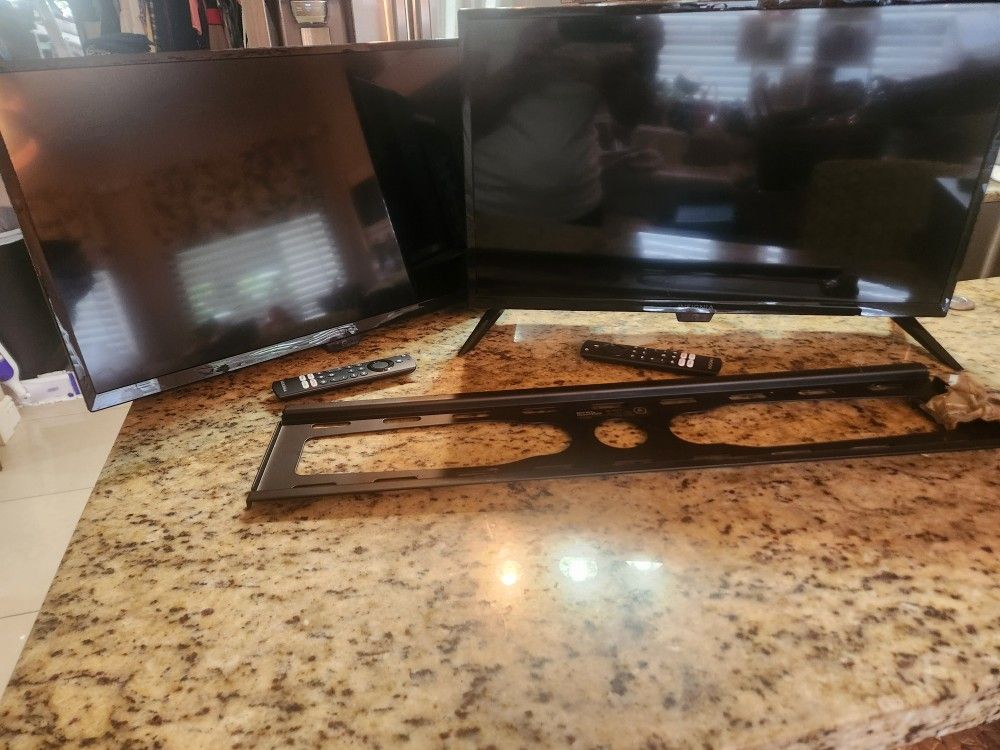 Insignia 24 in tvs