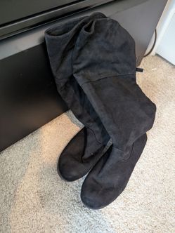 GIRLS BLACK BOOTS