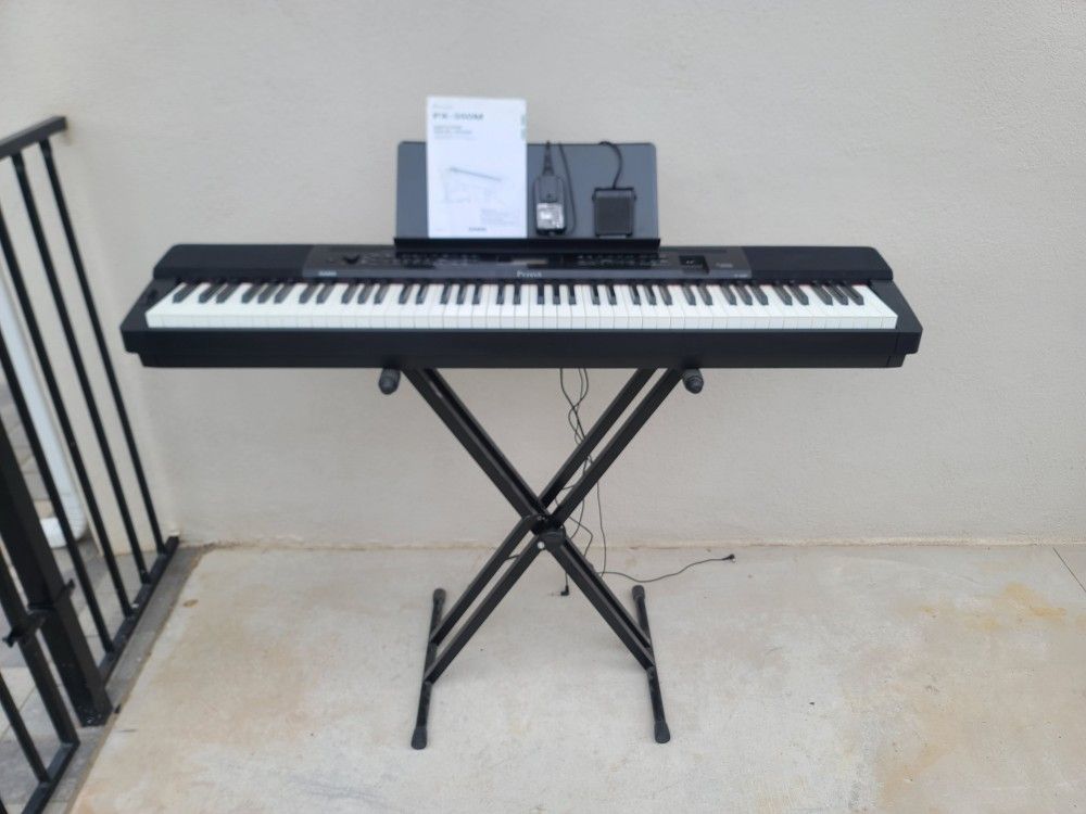 Casio Privia PX-350M Electric Keyboard. Excellent Condition. Complete with Stand.