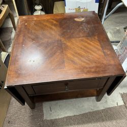 Coffee Table With 2 Draws And Fold Down Extensions