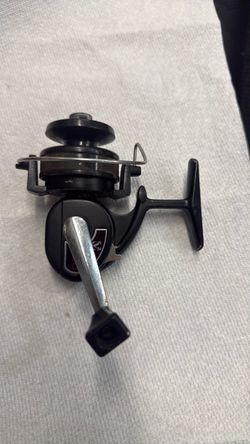 Black Spinning Fishing Reel Viking 820
