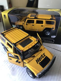 Maisto Hertz Hummer H2 Xmas Special 