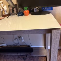 Stylish Desk—Great for WFH 