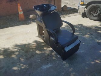 Shampoo chair
