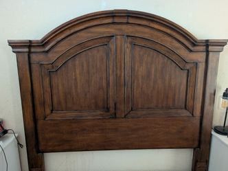 FREE! FREE! Heavy AF Queen headboard and footboard ONLY!!