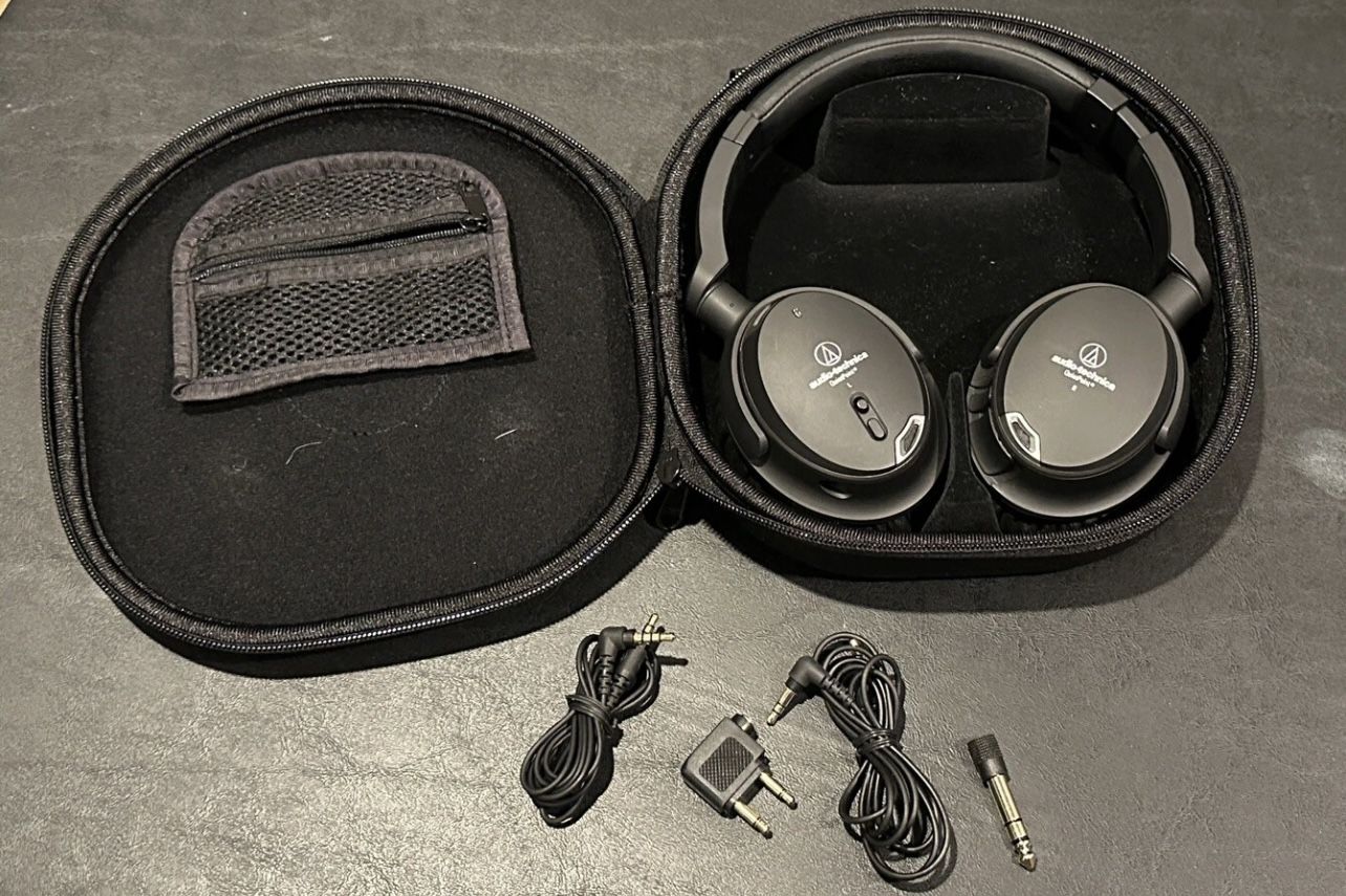 Audio-Technica ATH-ANC9 QuietPoint Active Noise-Canceling Wired Headphones
