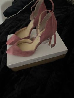10 pairs of women’s 9.5 shoes