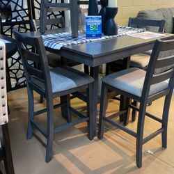 Small pub Table with 4 chairs