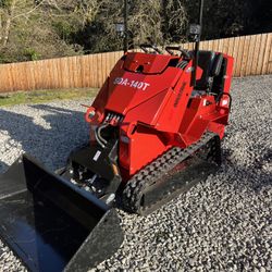 2025 AGT  Ride On, Tracked Mini Skid