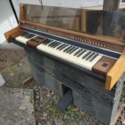 The Fun Machine Electric Organ 