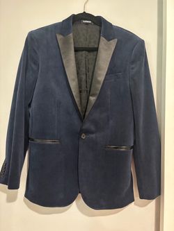 Men’s tuxedo blazer