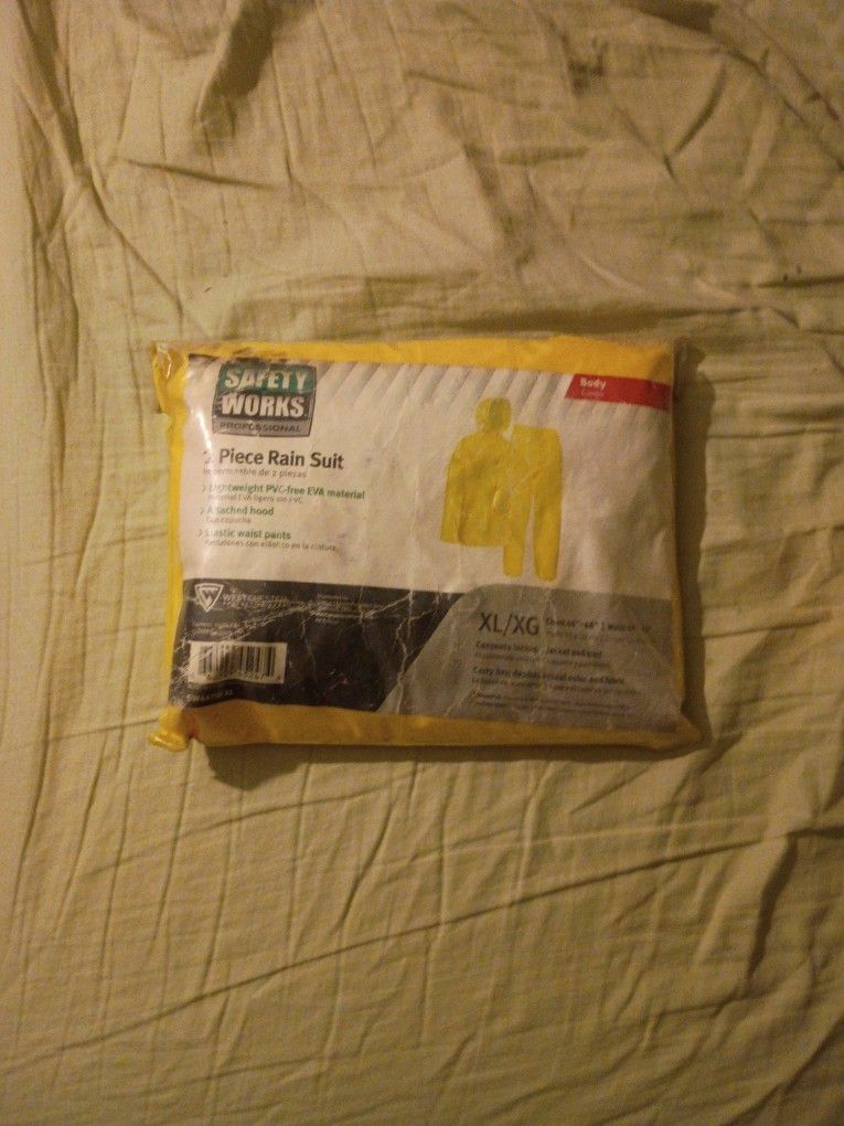 Great Rain suit In Perfect Condition Brand New Never Outa Package
