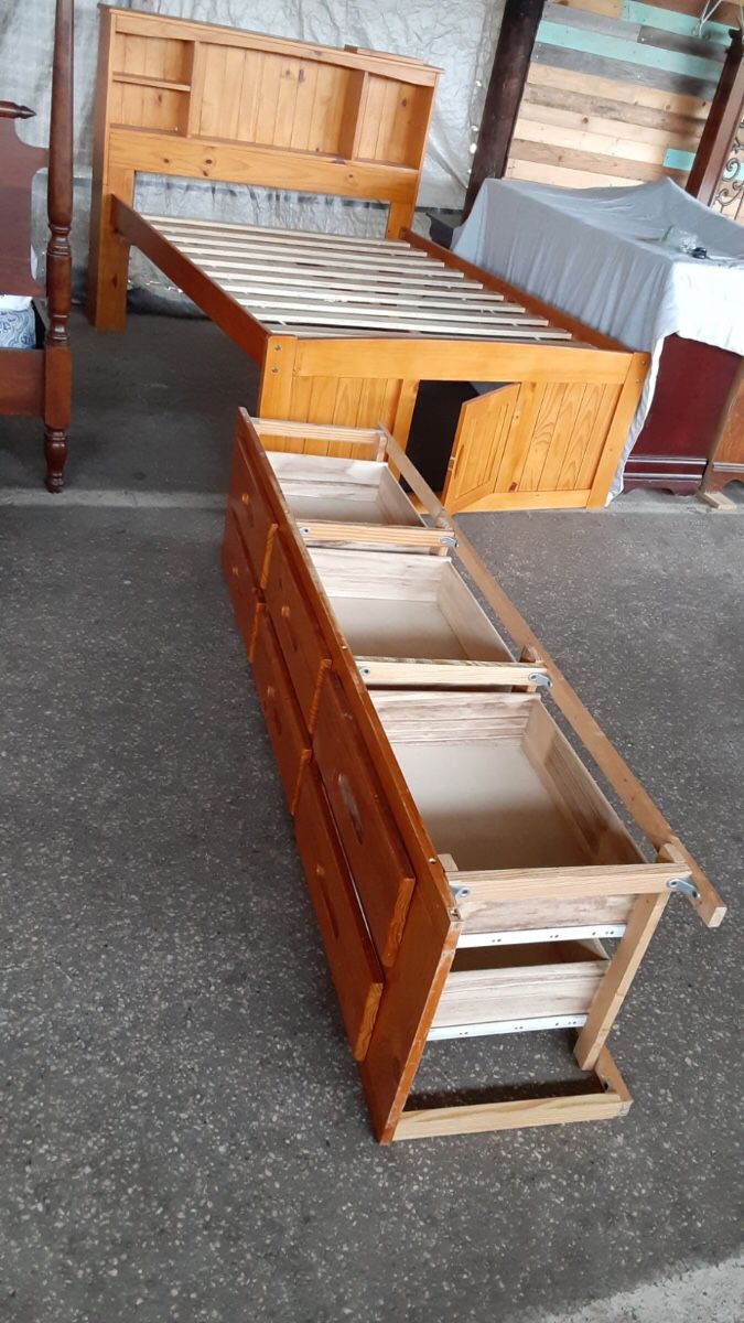Full size Honey color solid pine captains bed frame with 6 drawer storage $175
