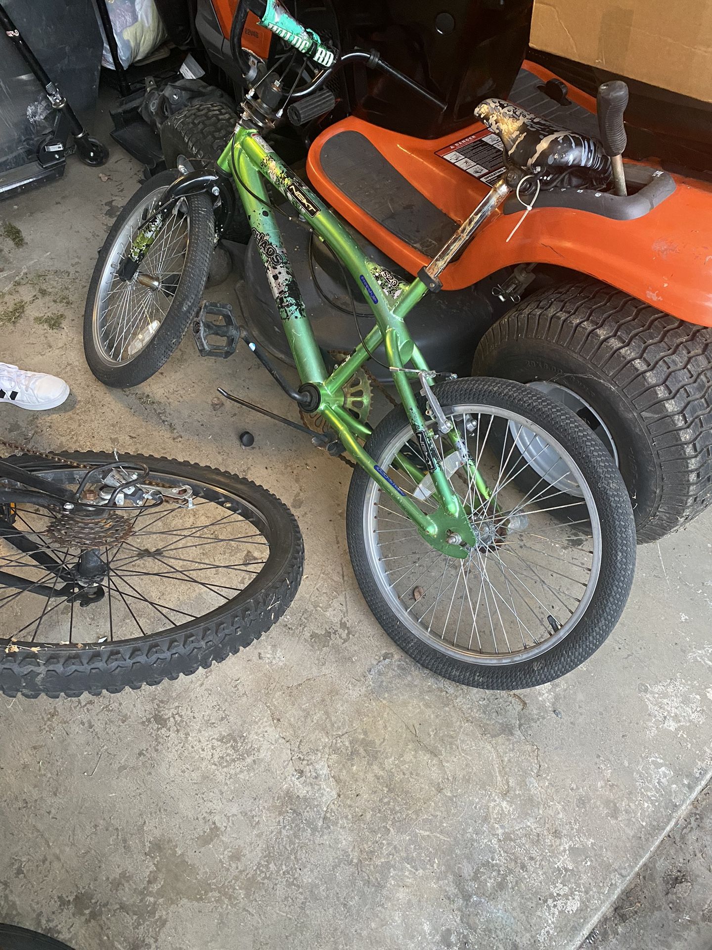 Green Nice Cool Bike!! Great Condition But Breaks Don’t Work Could Fix On Your Own At Home!