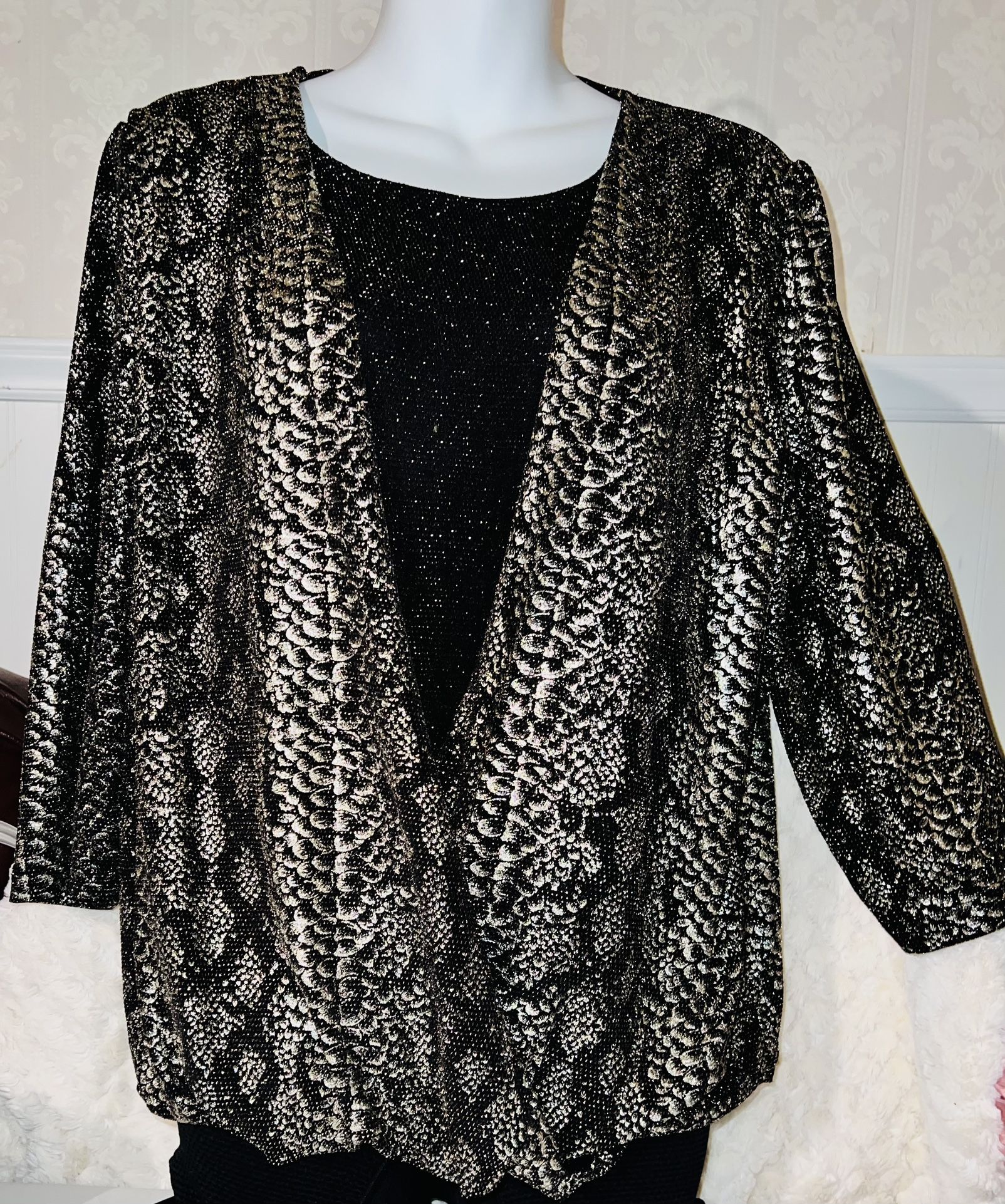 Beautiful Woman Shirt Size (m)Only $15