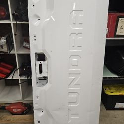 22 And Up Toyota Tundra Tailgate