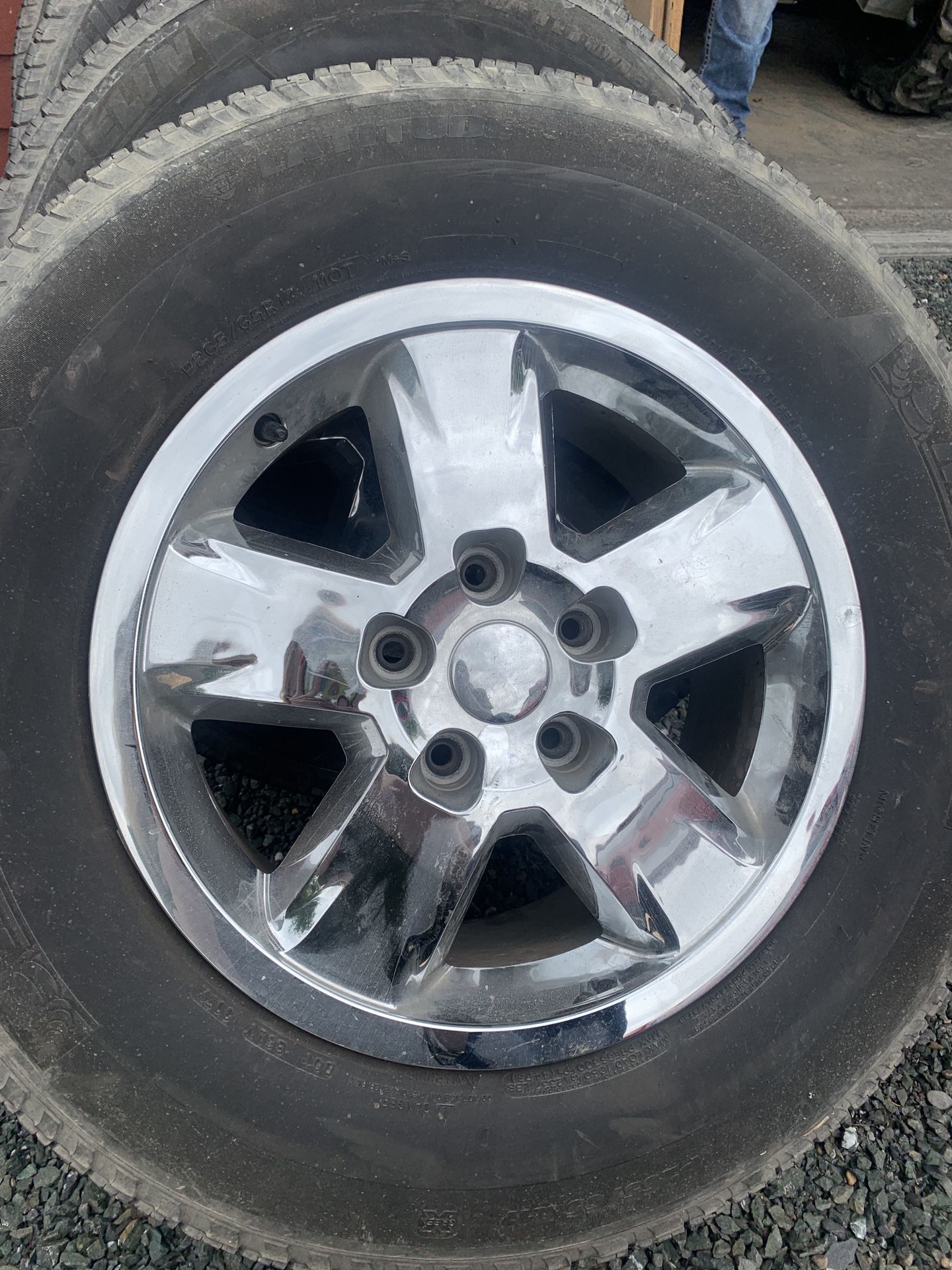2011 Jeep Grand Cherokee rims and tires