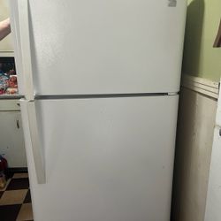 Kenmore Refrigerator $80 