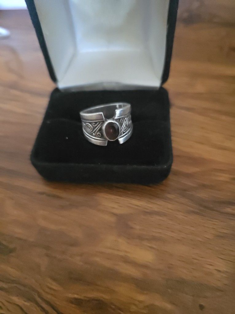 Sterling silver ring with Amethyst stone!