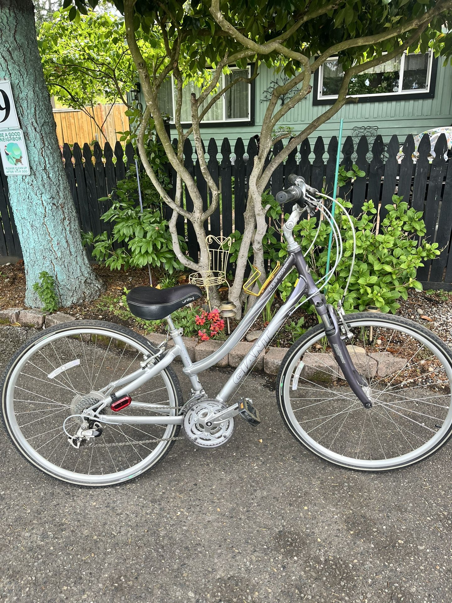 Aluminum Cypress DX Bike 8 Speed