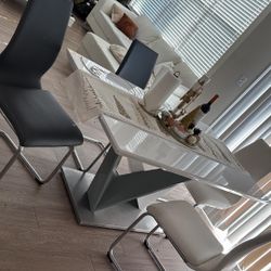 Comedor Con 4 Sillas 