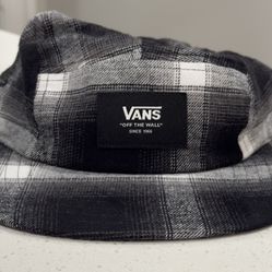 NEW WITH TAGS Vans Off The Wall Davis 5 Panel Black Gray & White Plaid Strapback Hat Cap