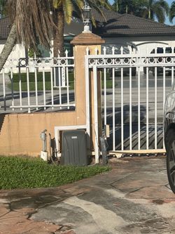Electrical fence motor