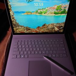 Microsoft Surface Book 2 – 13.5” 2-in-1 Touchscreen i5 / 8GB / 256GB SSD – Pen + Charger