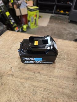 Makita 18V 3.0Ah Lithium-Ion Battery panchos tools