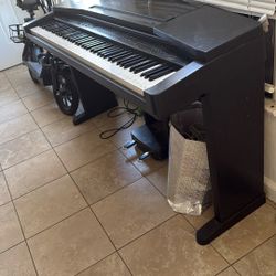Piano Good Condition 