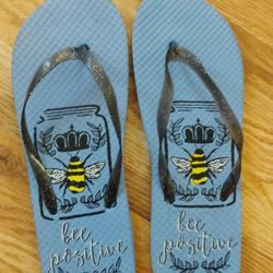 Size 8-9 Women's size 