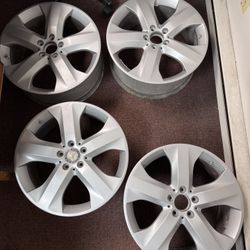 19’ Alloy Wheels