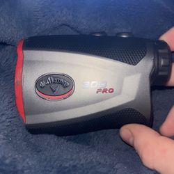 Callaway 300 pro “magna hold” range finder
