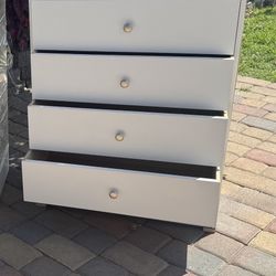 Beautiful New Five Drawer Dresser Chest!⚜️ 
