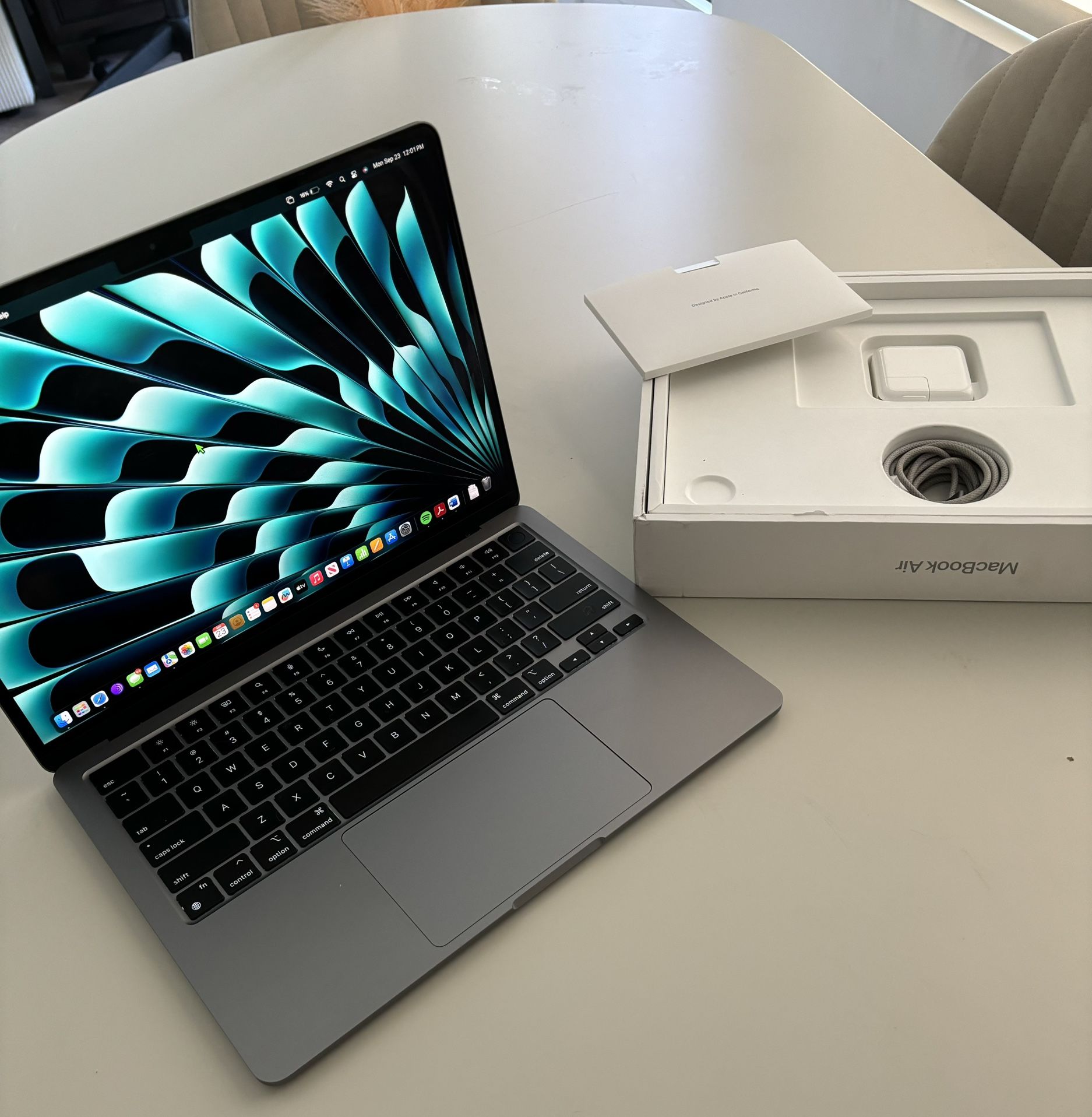 Apple - 2024 MacBook Air 13-inch Laptop - M3 chip Built for Apple ...