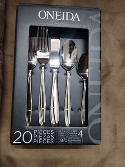 Oneida 20 Piece Camlynn Mirror Flatware Set