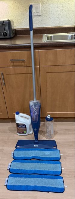 Bona Mop w/3 Pads, 2 Cartridges, Bottle of Cleaner 1/2 Full