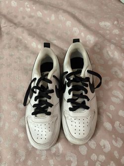 Sneakers Size 5y