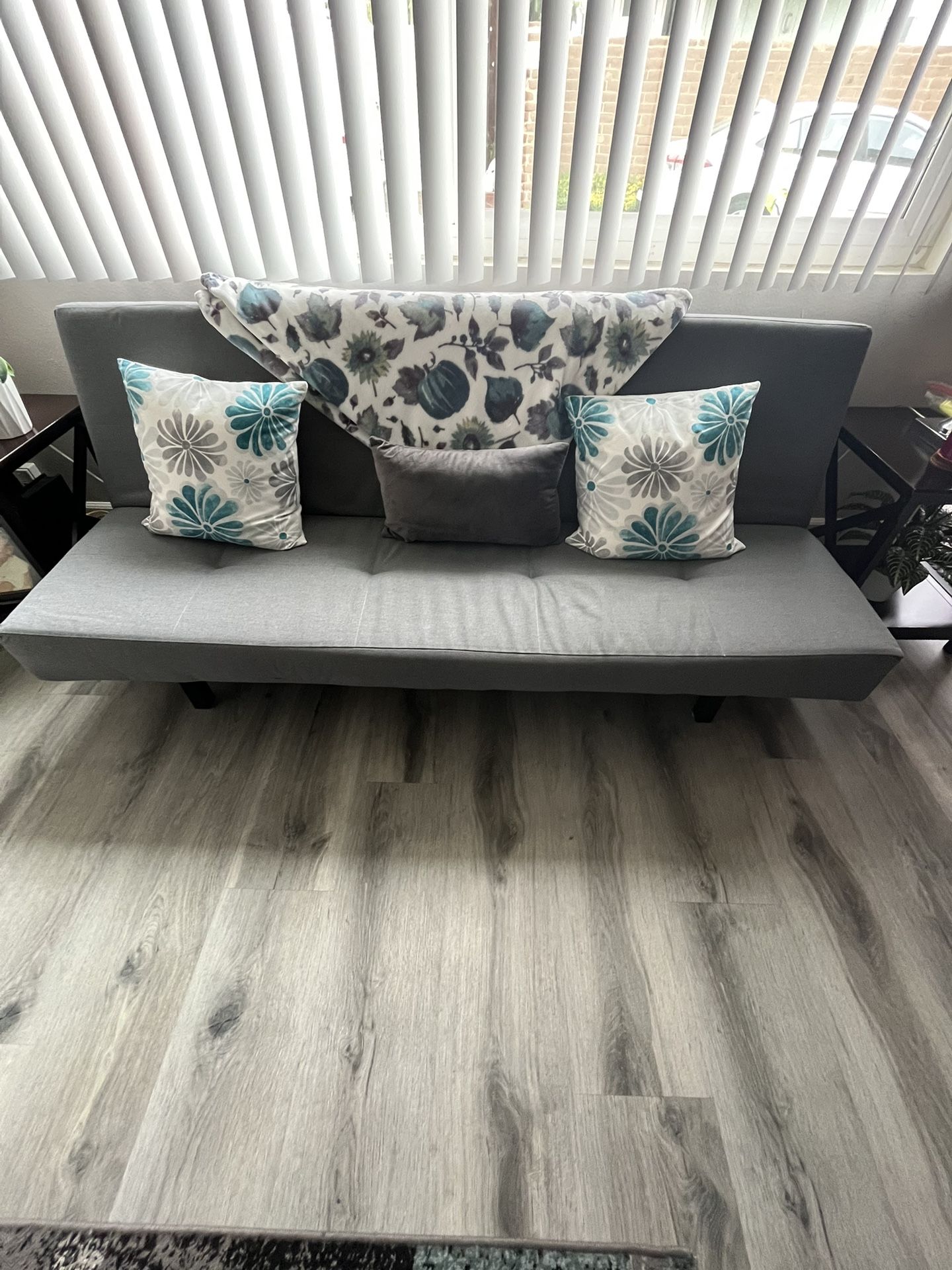 Gray Futon