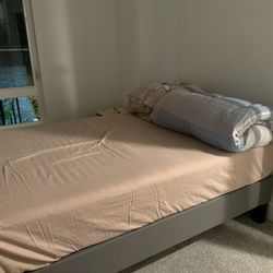 IKEA mattress queen size + mattress base