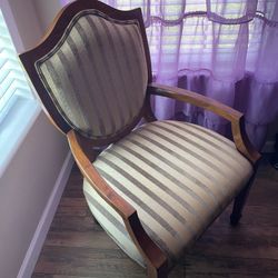 🏵️ Elegant Wood Accent Chair – $55 OBO